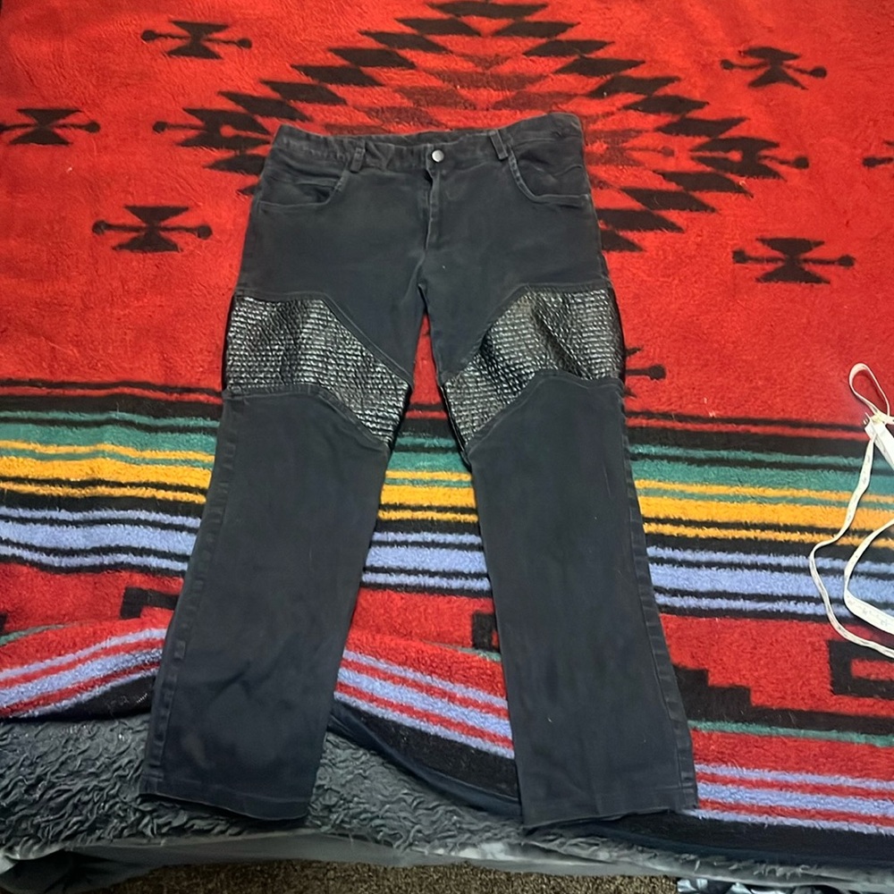 Hot Topic skinny jeans